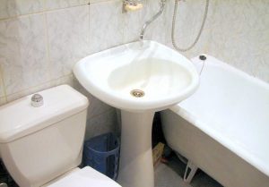 Установка раковины тюльпан в ванной в Подольске